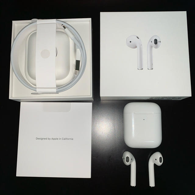 Apple(アップル)のAirPods エアポッツ イヤホン 第2世代② スマホ/家電/カメラのオーディオ機器(ヘッドフォン/イヤフォン)の商品写真