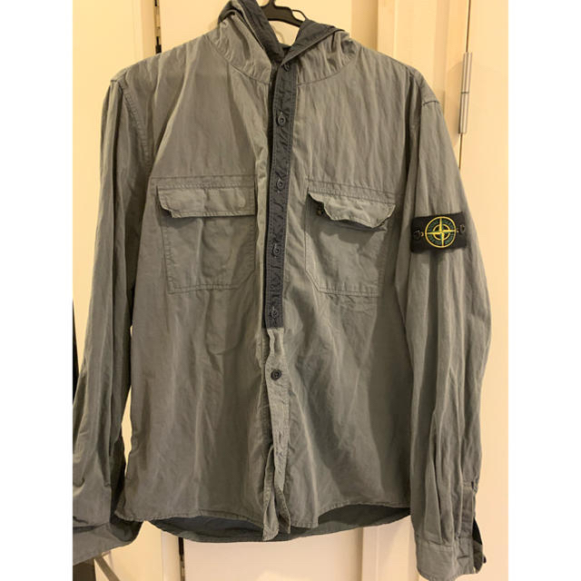 STONE ISLAND(ストーンアイランド)のSTONE ISLAND シャツ　フード　Lサイズ メンズのトップス(シャツ)の商品写真