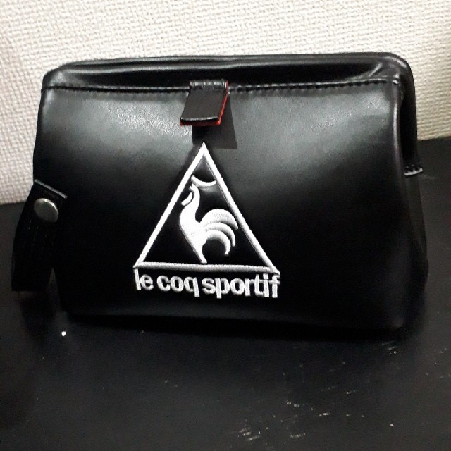 le coq sportif(ルコックスポルティフ)のルコック　ラウンドボーチ　マグネット開閉式 レディースのファッション小物(ポーチ)の商品写真