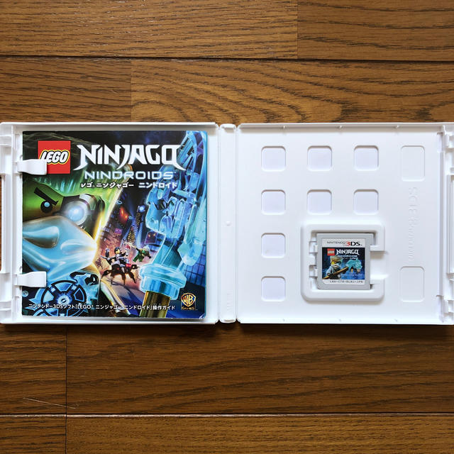 Lego(レゴ)のレゴ ニンジャゴー ニンドロイド 3DS ケース 操作ガイド付き エンタメ/ホビーのゲームソフト/ゲーム機本体(携帯用ゲームソフト)の商品写真