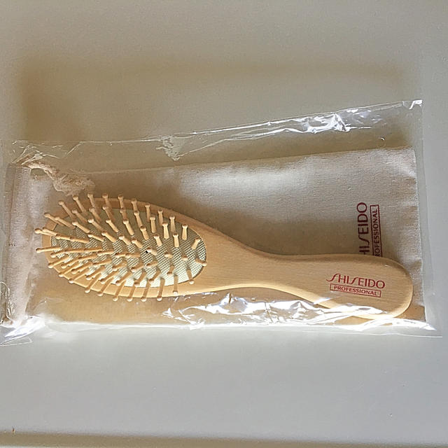 SHISEIDO (資生堂)(シセイドウ)の【新品】資生堂　ウッドピンクッションブラシ コスメ/美容のヘアケア/スタイリング(ヘアブラシ/クシ)の商品写真