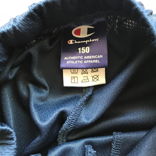 Champion(チャンピオン)の☆美品☆ チャンピオン150センチTシャツ&ハーフパンツ上下　送料無料　匿名配送 スポーツ/アウトドアのサッカー/フットサル(ウェア)の商品写真