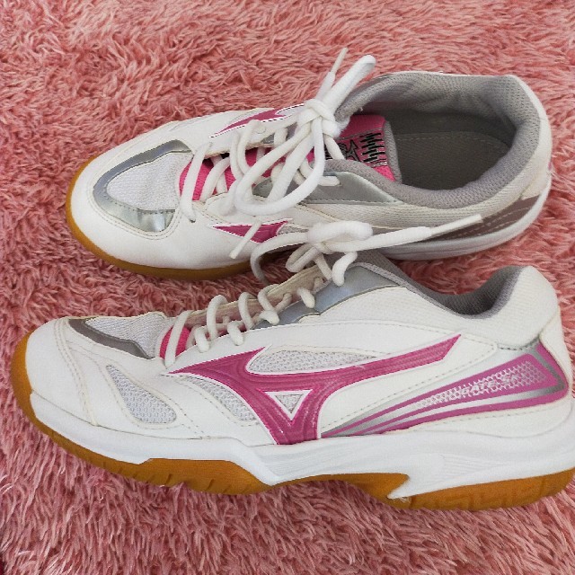 MIZUNO(ミズノ)のMIZUNO 23.0cm トレーニングシューズ レディースの靴/シューズ(スニーカー)の商品写真