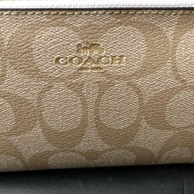 COACH(コーチ)の値下げ！COACH 新品未使用　ポーチ レディースのファッション小物(ポーチ)の商品写真