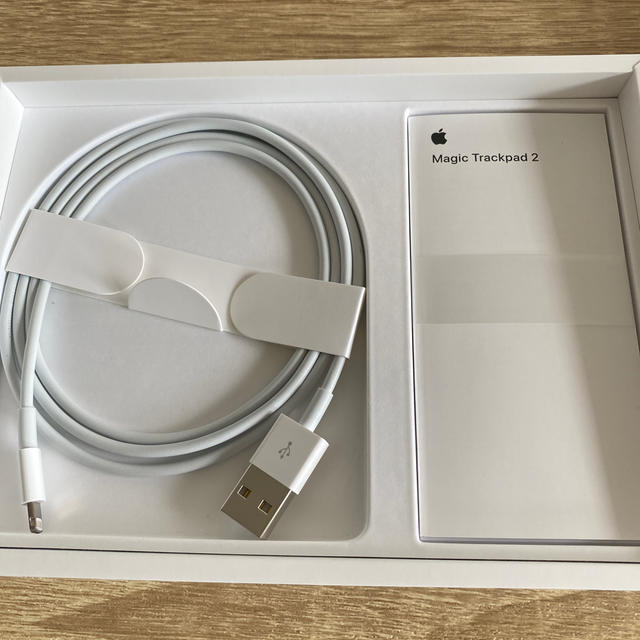 Apple(アップル)のMagic Trackpad 2 美品 スマホ/家電/カメラのPC/タブレット(PC周辺機器)の商品写真