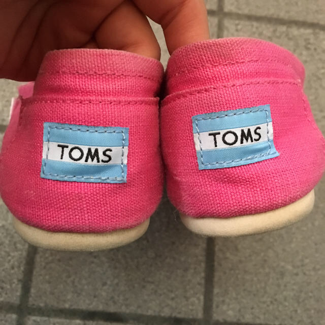 TOMS(トムズ)のTOMS♡7.5ピンク レディースの靴/シューズ(スリッポン/モカシン)の商品写真