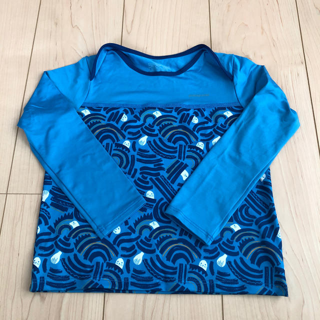 patagonia(パタゴニア)のパタゴニア　キッズ　ラッシュガード キッズ/ベビー/マタニティのキッズ服男の子用(90cm~)(水着)の商品写真