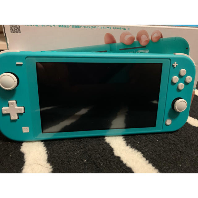 Nintendo Switch(ニンテンドースイッチ)のSwitchライト どう森 セット エンタメ/ホビーのゲームソフト/ゲーム機本体(家庭用ゲーム機本体)の商品写真