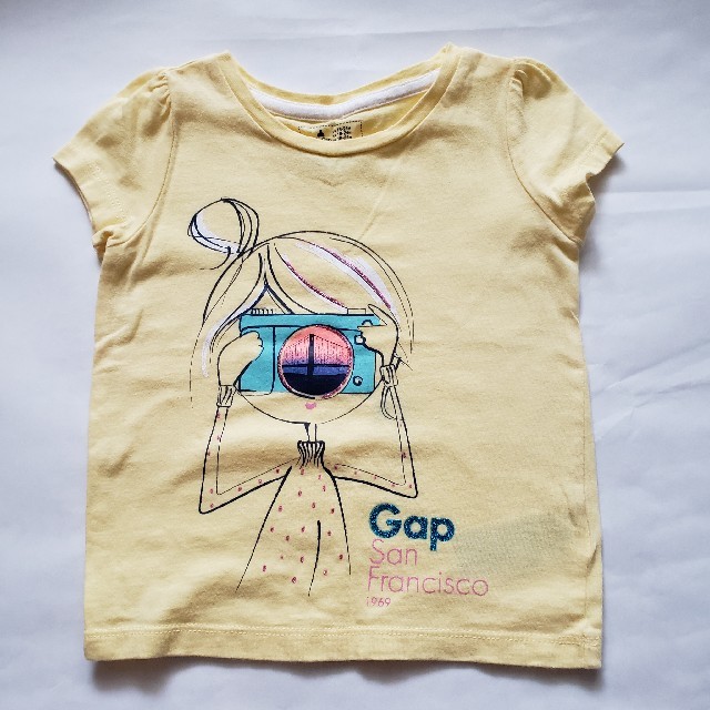 babyGAP(ベビーギャップ)のGAPTシャツ3点セット90センチ キッズ/ベビー/マタニティのキッズ服女の子用(90cm~)(Tシャツ/カットソー)の商品写真