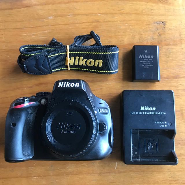 Nikond5100一眼レフカメラ　バッテリー充電器ストラップ付ニコンジャンク品