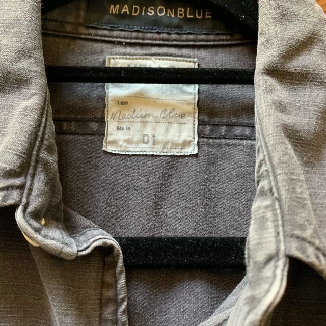 MADISONBLUE(マディソンブルー)のマディソンブルー バックサテン ハンプトンシャツ レディースのトップス(シャツ/ブラウス(長袖/七分))の商品写真