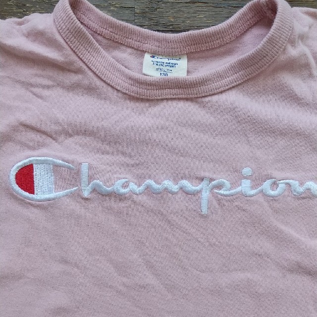 Champion(チャンピオン)のチャンピオン　130cm　女の子Tシャツ キッズ/ベビー/マタニティのキッズ服女の子用(90cm~)(Tシャツ/カットソー)の商品写真