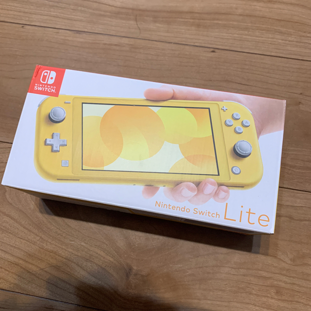 Nintendo Switch(ニンテンドースイッチ)のSwitch ライト おまけソフト付き エンタメ/ホビーのゲームソフト/ゲーム機本体(携帯用ゲーム機本体)の商品写真