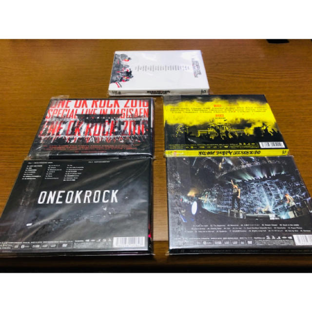 ONE OK ROCK(ワンオクロック)のONE OK ROCK DVDセット エンタメ/ホビーのDVD/ブルーレイ(ミュージック)の商品写真