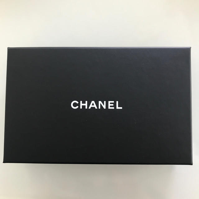 CHANEL(シャネル)のシャネル  空箱　カメリア付きリボン レディースのバッグ(ショップ袋)の商品写真