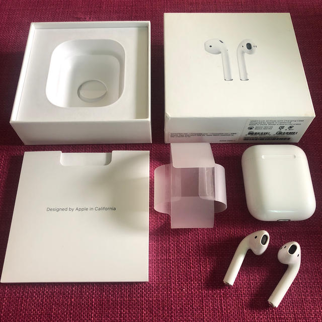 Apple(アップル)のエアーポッズ　1世代 スマホ/家電/カメラのスマホアクセサリー(ストラップ/イヤホンジャック)の商品写真