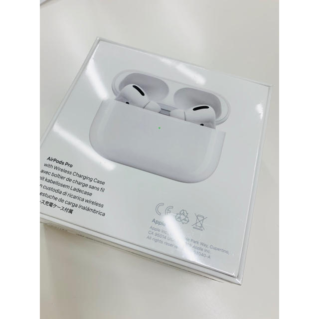 Apple(アップル)のApple  AirPods Pro MWP22J/A エアポッズ プロ スマホ/家電/カメラのオーディオ機器(ヘッドフォン/イヤフォン)の商品写真