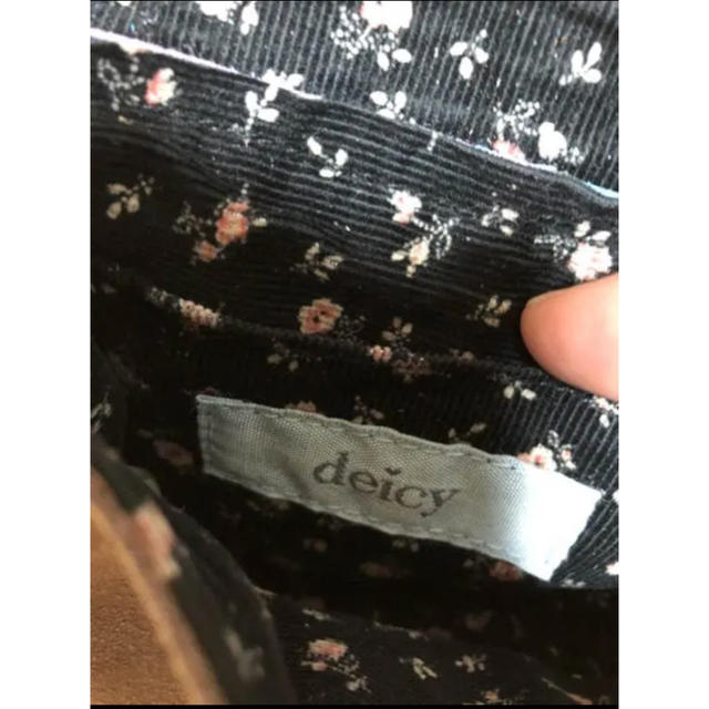 Daisy(デイジー)の【新品】deicy デイシー フリンジショルダー ポーチ ポシェット 鞄 レディースのバッグ(ショルダーバッグ)の商品写真