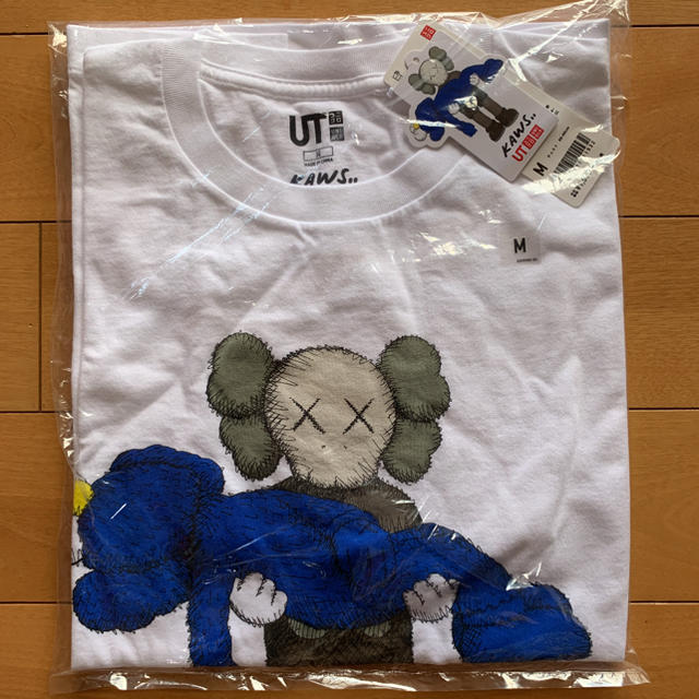 UNIQLO(ユニクロ)の新品未使用未開封　ユニクロ×カウズ　Tシャツ メンズのトップス(Tシャツ/カットソー(半袖/袖なし))の商品写真
