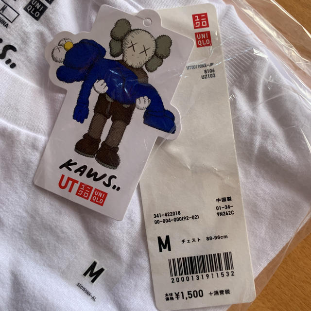 UNIQLO(ユニクロ)の新品未使用未開封　ユニクロ×カウズ　Tシャツ メンズのトップス(Tシャツ/カットソー(半袖/袖なし))の商品写真