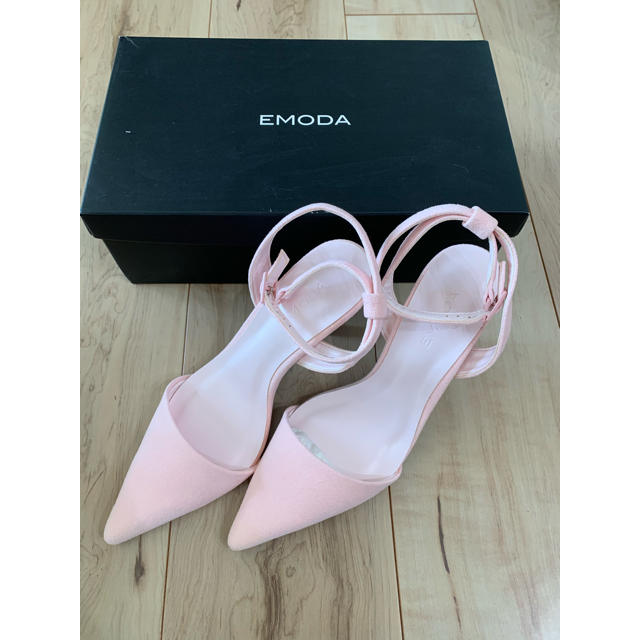 EMODA(エモダ)のEMODA パンプス 新品未使用 レディースの靴/シューズ(ハイヒール/パンプス)の商品写真