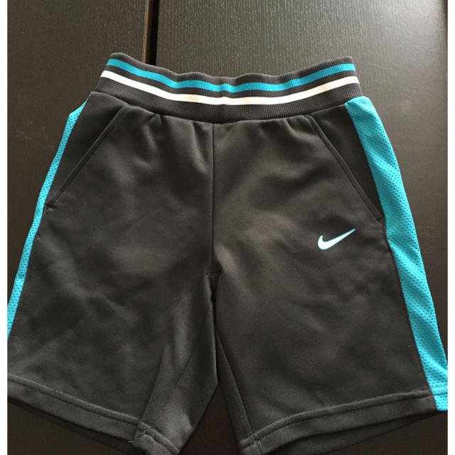 NIKE(ナイキ)のナイキドライフィットハーフパンツ キッズ/ベビー/マタニティのキッズ服男の子用(90cm~)(パンツ/スパッツ)の商品写真