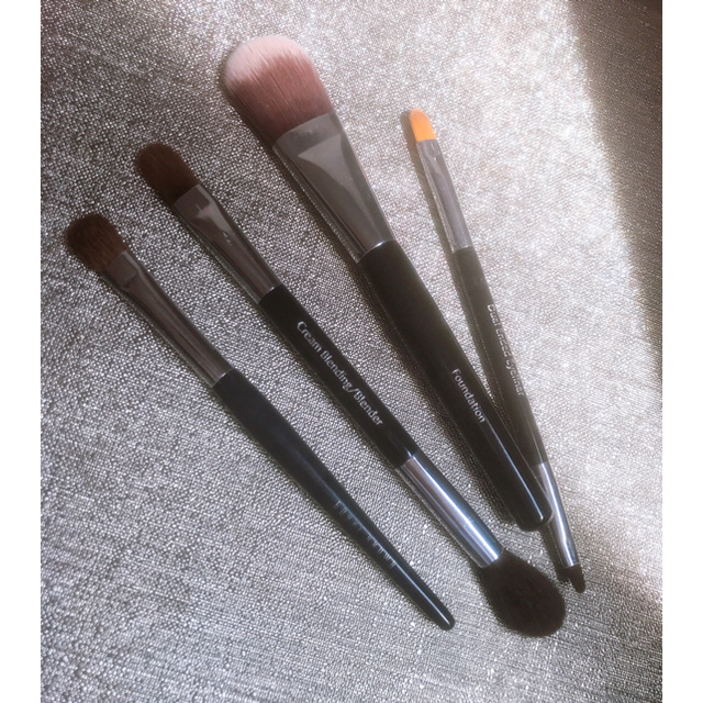 BOBBI BROWN(ボビイブラウン)のボビィブラウン  ブラシ コスメ/美容のメイク道具/ケアグッズ(チーク/フェイスブラシ)の商品写真