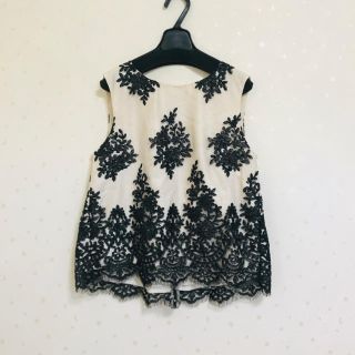 グレースコンチネンタル(GRACE CONTINENTAL)のチュール刺繍ノースリーブ(タンクトップ)