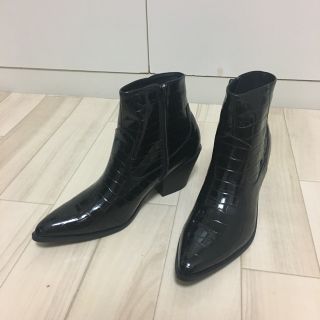 ジョンローレンスサリバン(JOHN LAWRENCE SULLIVAN)の【メンズサイズ】ヒールブーツ 黒 uk8 asos クロコダイル柄(ブーツ)