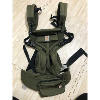 エルゴベビー(Ergobaby)の並行輸入品OMUNI 360 COOL AIR カーキグリーン(抱っこひも/おんぶひも)