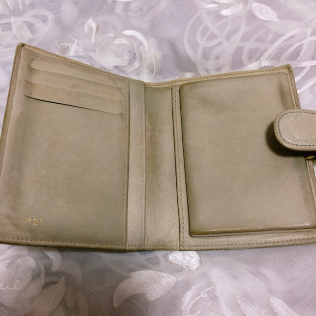 CHANEL(シャネル)のCHANEL キャビアスキン 二つ折り財布  レディースのファッション小物(財布)の商品写真