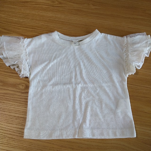 F.O.Factory(エフオーファクトリー)の白フリルトップス90 キッズ/ベビー/マタニティのキッズ服女の子用(90cm~)(Tシャツ/カットソー)の商品写真