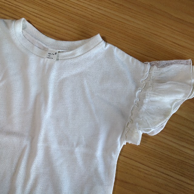 F.O.Factory(エフオーファクトリー)の白フリルトップス90 キッズ/ベビー/マタニティのキッズ服女の子用(90cm~)(Tシャツ/カットソー)の商品写真