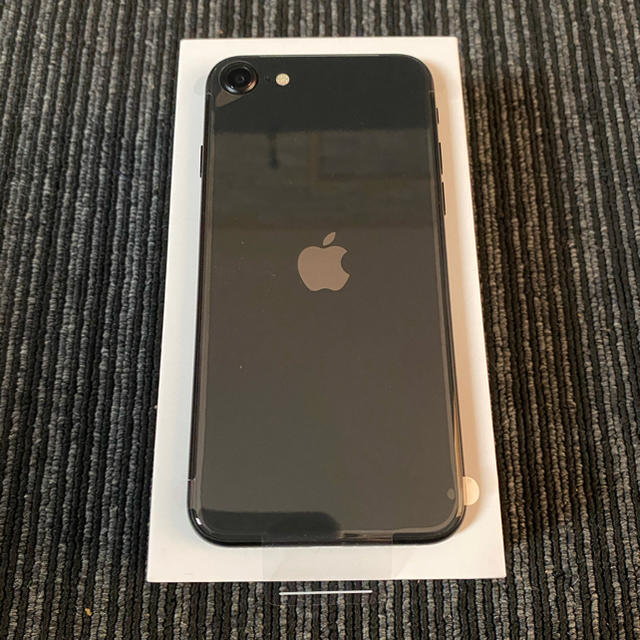 新品　iPhoneSE2 64GB Black SImフリー