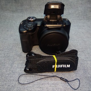 Finepix S8600 (ジャンク)(コンパクトデジタルカメラ)