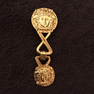 ジャンニヴェルサーチ(Gianni Versace)のセール❣️レア❤︎ジャンニ ヴェルサーチ ❤︎メドゥーサ イヤリング 片方のみ(イヤリング)