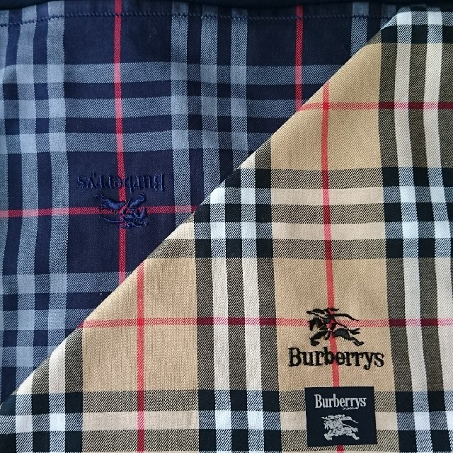 BURBERRY(バーバリー)の【チューリップ様専用】バーバリー ハンカチ２枚セット メンズのファッション小物(ハンカチ/ポケットチーフ)の商品写真