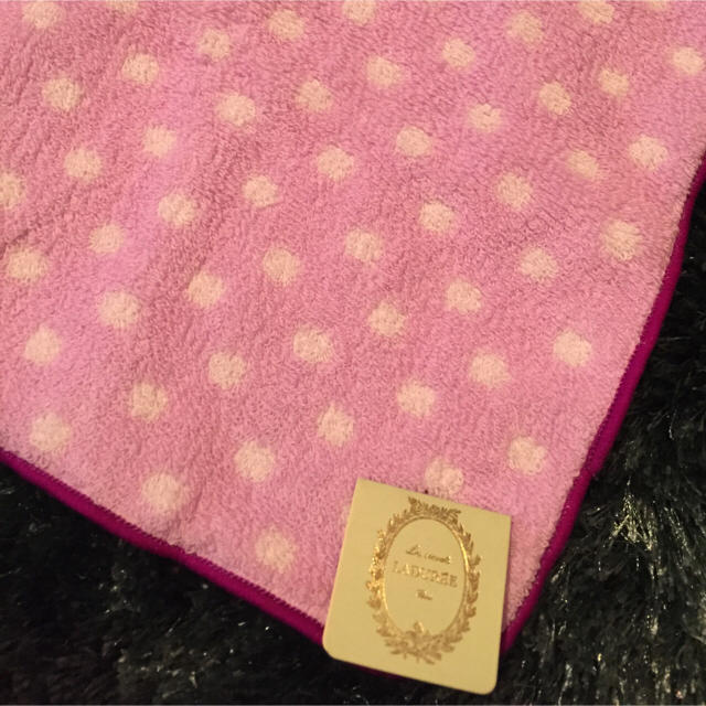 LADUREE(ラデュレ)のタオルハンカチ レディースのファッション小物(ハンカチ)の商品写真