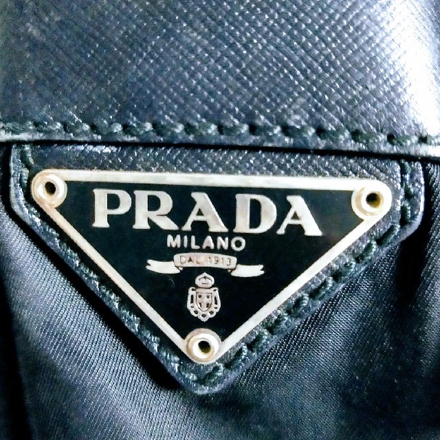 PRADA(プラダ)の【正規品】PRADA ショルダーバッグ メンズのバッグ(ショルダーバッグ)の商品写真