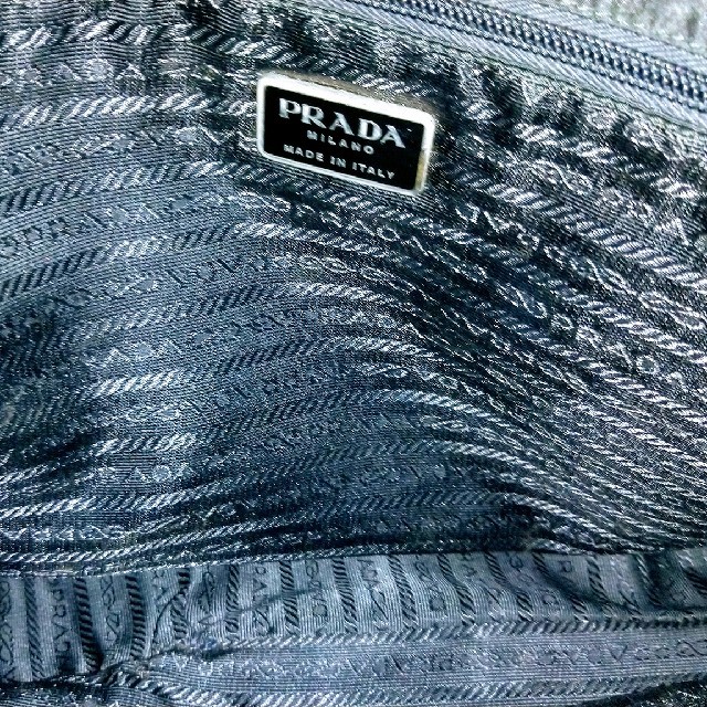 PRADA(プラダ)の【正規品】PRADA ショルダーバッグ メンズのバッグ(ショルダーバッグ)の商品写真