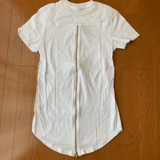 エイチアンドエム(H&M)のチャック　付き　無地　Tシャツ(Tシャツ/カットソー(半袖/袖なし))