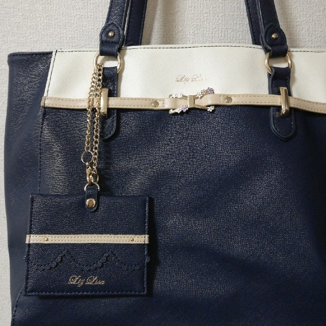 LIZ LISA(リズリサ)のLIZ LISAバッグ(A4対応)　★パスケース付 レディースのバッグ(トートバッグ)の商品写真