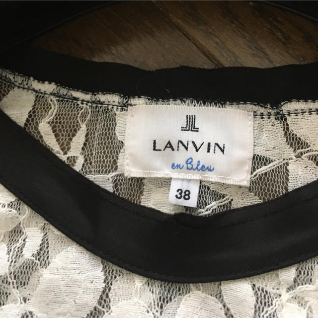LANVIN en Bleu(ランバンオンブルー)の美品❣️ホワイトレース　ランバンお上品Tシャツ　 レディースのトップス(Tシャツ(半袖/袖なし))の商品写真