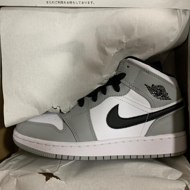 NIKE(ナイキ)のnike Air Jordan 1 Mid Light Smoke Grey  メンズの靴/シューズ(スニーカー)の商品写真