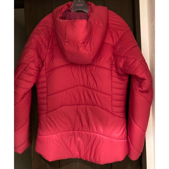 patagonia(パタゴニア)の新品パタゴニアpatagoniaハイパーパフパーカー　ダウンジャケット　M レディースのジャケット/アウター(ダウンジャケット)の商品写真