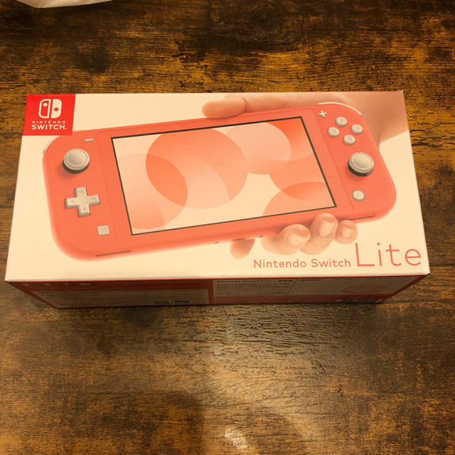 Nintendo Switch LITE コーラル