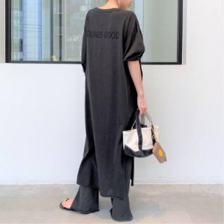 アパルトモンドゥーズィエムクラス(L'Appartement DEUXIEME CLASSE)のL'Appartement 新品　PRINTED LONG DRESS グレー(ロングワンピース/マキシワンピース)