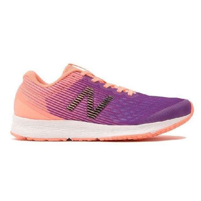 New Balance(ニューバランス)の新品送料無料♪34%OFF！超軽量&クッション抜群！めちゃ可愛ニューバランス♪ スポーツ/アウトドアのランニング(シューズ)の商品写真