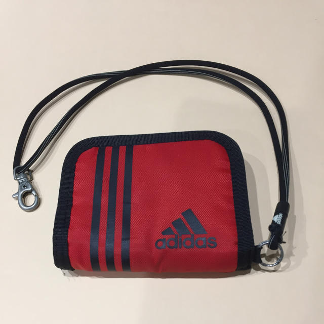 adidas(アディダス)の【elliy様専用】アディダス    財布 キッズ/ベビー/マタニティのこども用ファッション小物(財布)の商品写真