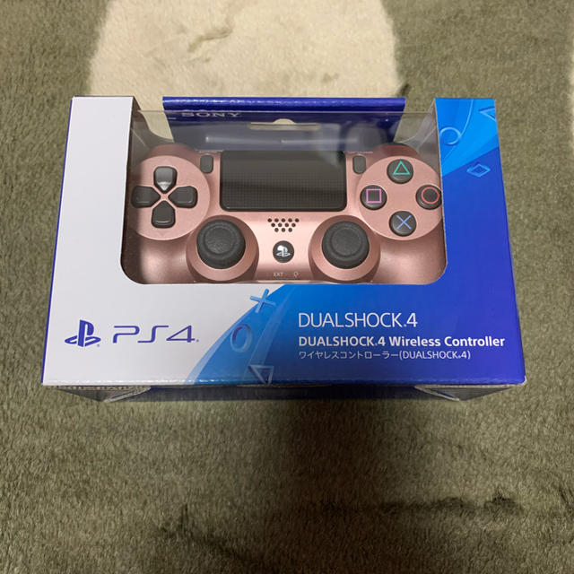 PlayStation4(プレイステーション4)のPS4 ワイヤレスコントローラー DUALSHOCK4 ローズゴールド　新品 エンタメ/ホビーのゲームソフト/ゲーム機本体(家庭用ゲーム機本体)の商品写真